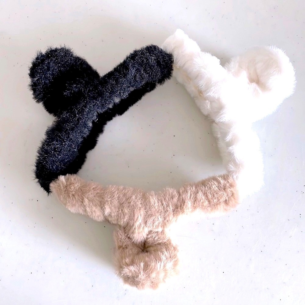NWT - Furry claw clips 3 for $12
